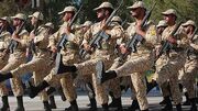 فرمانده نیروی دریایی ارتش از سربازان و خانواده شهدای سرباز تجلیل کرد