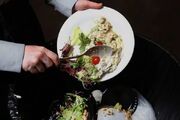 یک‌سوم غذای تولیدشده در ایران هدر می‌رود؛ هشدار وزارت بهداشت درباره دورریز غذا