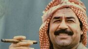 عکس سفر در زمان / «صدام» در حال نماز خواندن در حرم امام هادی؛ سال ۱۳۷۶