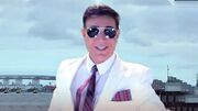 کیفرخواست پرونده قتل مهرداد نیویورک خواننده لس آنجلسی در تهران صادر شد / خواننده 4 هزار میلیارد تومانی را از ویلایش در شمال ربودند و در صادقیه در حمام دفتر کاری کشتند / چند زن را برای رحم اجاره ای استخدام کرده بود