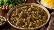 خورشت پسته؛ یک غذای خاص برای مهمانی‌ های شیک