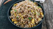طرز تهیه برنج سرخ‌ شده با قارچ؛ یک شام ساده و متفاوت در کمتر از نیم ساعت