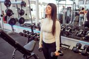 وزنه زدن علیه افسردگی/ تمرین قدرتی چگونه به جنگ اضطراب در زنان جوان می رود؟