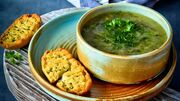 طرز تهیه آش کرفس خوشمزه و جاافتاده؛ یک آش متفاوت و پرخاصیت