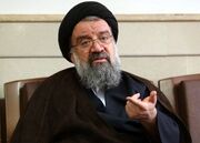 احمد خاتمی: آیت‌الله خامنه‌ای در جنگ رمضان از ناحیه پا آسیب شدید دید به‌طوری که احتمال قطع پا مطرح بود، اما با تلاش کادر درمان اکنون در سلامت به سر می‌برند