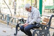 بازنشستگان می‌گویند حقوق مان کفایت دارو و درمان را نمی‌کند وزیر از سرمایه گذاری سخن می‌گوید!
