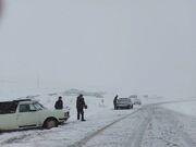 بارش برف و باران در محورهای کشور و ترافیک نیمه‌سنگین در برخی جاده‌ها