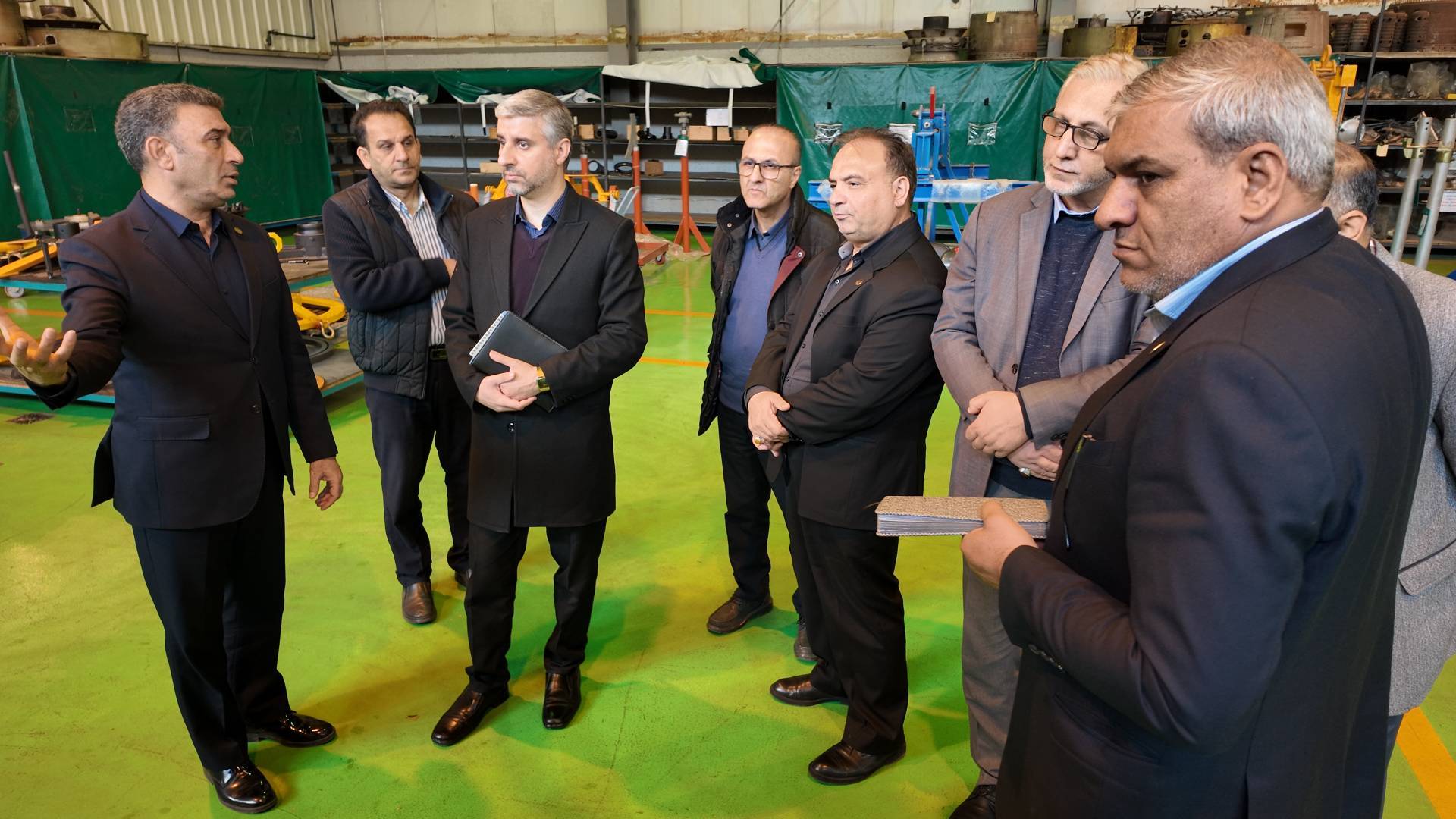 بازدید معاون فناوری نوآوری و اقتصاد دانش‌بنیان از مرکز دانش‌بنیان صنایع هوایی فارسکو؛