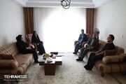 جزئیاتی از دیدار نماینده شهرداری تهران با خانواده شهید والی/ نمادهایی از ایستادگی بعد از انفجار زعفرانیه