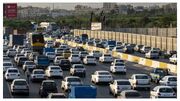 بارش باران و مه گرفتگی در جاده‌های منتهی به تهران / ترافیک جاده‌های شمالی سنگین است