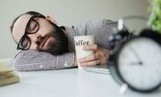 قهوه لزوماً شما را بیدار نگه نمی‌دارد