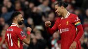 محمد صلاح و ویرجیل فن دایک در لیورپول میمانند