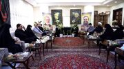 حضور دستیار رهبر انقلاب در منزل شهید لاریجانی + عکس
