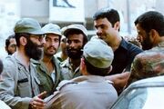 صورت آن سرگرد ارتشی مثل ماه می‌درخشید