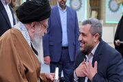 جمله رهبری به شاعری که کتابش را تقدیم کرد؛ «همه‌اش ترکی است!»