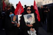 اسکای نیوز: انبوهی از مردم در مراسم تشییع حضور دارند/ یورونیوز از اشک و اندوه مردم ایران در وداع با رهبر شهید نوشت