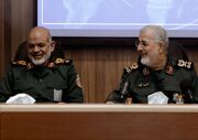 تصویری از فرمانده شهید و فرمانده جدید سپاه