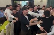 دامادکُشی در شب عروسی!/ حمله سنگین به خاطر کلاه شاه‌داماد+ فیلم