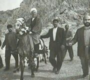 عکس: هاشمی رفسنجانی در حال اسب سواری!