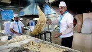 نانوایان گرانفروشی می کنند