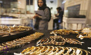 قفل نوسان قیمت بر بازار طلا | بی ثباتی نرخ فلز زرد معامله گران را بلاتکلیف کرده است