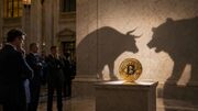 پیش‌بینی جسورانه استاندارد چارترد: بیت کوین ۱۰۰ هزار دلاری تا پایان سال ۲۰۲۶