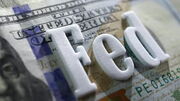 پارادوکس سیاست پولی واشنگتن؛ چرا فدرال رزرو تقاضای کل را برای مهار شوک نفت قربانی می‌کند؟
