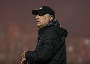 بغض زنوزی در آنتن زنده اهالی فوتبال را متأثر کرد زیرا او بارها تعصبش به ایران را نشان داده؛ هواداران پرسپولیس هم حواشی را تمام کنند