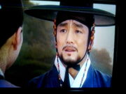 دلم میخاس دونگی بودم امپراطور اینطوری واسم اشک می‌ریخت