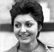 دانلود آهنگ داغ یک عشق قدیمو از گوگوش