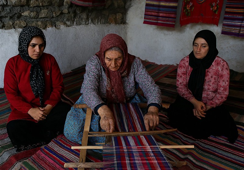 هنر جهانی شد، اما درآمد جهانی نشد؛ روایت بانوان چادرشبباف قاسمآباد