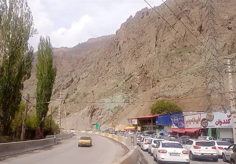 ترافیک نیمهسنگین در جاده چالوس و محورهای پرتردد