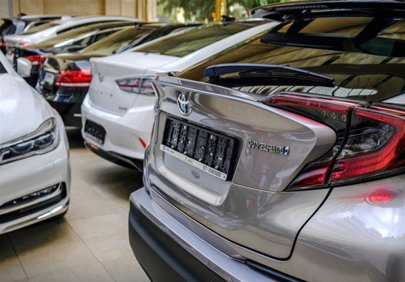 توقف واردات خودرو؛ دلالان بر سر جهش قیمت‌ها می‌جنگند