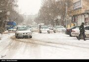 بارش برف در محورهای 6 استان/ جاده‌های مواصلاتی کشور باز است