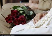روایتی دیگر از ساده‌زیستی؛ عقد هشت زوج جانفدا در کتابخانه سامن