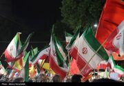 ‌حال و هوای میدان آزادی سنندج در شب عید غدیر + فیلم