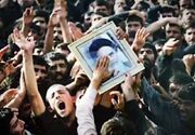 معمای حذف سکانس تشییع امام خمینی(ره) در پلتفرم‌ها؛ پاسخگوی مولف کیست؟