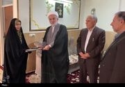 تجلیل نماینده ولی‌فقیه در کردستان از خانواده شهید منتشلو