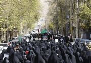تماشای تاریخ از پشت آن رنگ کهربایی
