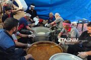 کارگران ایرانی در خط مقدم خدمت به کاروان حسینی