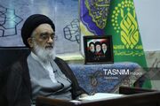 خدمت به مردم باید با نیت الهی و در مسیر رضایت خداوند باشد