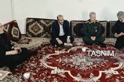 تجلیل از خانواده شهید کارگر در زنجان