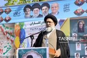 اهتزاز پرچم عزت ایران در گرو جهاد علمی است