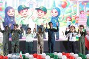 دیدار کودکان و قهرمانان پلیس در باغ کتاب