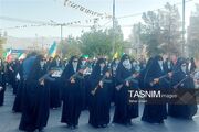 زنان مسلح بسیجی در اجتماع 30 هزار نفری جان‌فدایان بیرجند