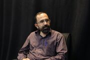 استیلاجویی آمریکایی با ریش‌سفیدی سقراط
