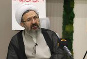 دشمن همواره به دنبال ایجاد فاصله میان مردم و رهبری نظام است