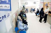 کارگران در راهروهای مراکز درمانی رها شده‌اند