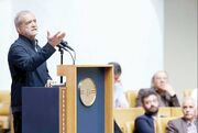جنگ راه‌حل نیست؛ گرهی که با دست باز می‌شود را نباید با دندان باز کرد