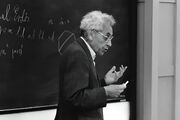 داستان ناگفته‌ پل اردوش؛ ریاضی‌دانی با یک چمدان که الگوریتم‌های مدرن به او مدیون‌اند
